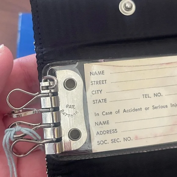 NIB Vintage Whiting & Davis Silver Metal Mesh Key Holder - Picture 6 of 12